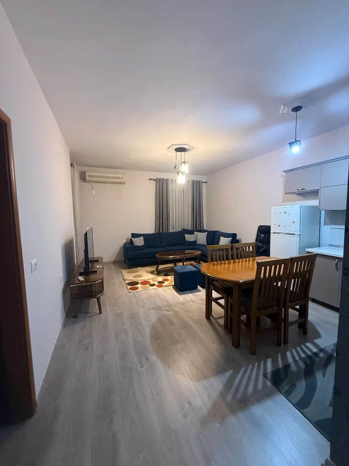 Tirane, jepet me qera apartament 1+1+Ballkon Kati 6, 67 m² 410 € (Rruga 3 Deshmoret Yzberisht)