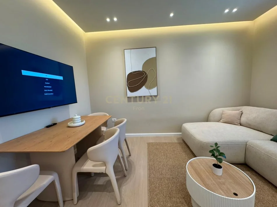 Tirane, jepet me qera apartament 2+1 Kati 3, 100 m² 700 € (rruga bardhyl)