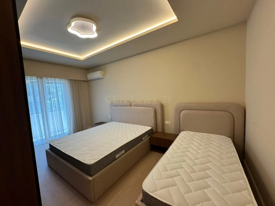 Tirane, jepet me qera apartament 2+1 Kati 3, 100 m² 700 € (rruga bardhyl)
