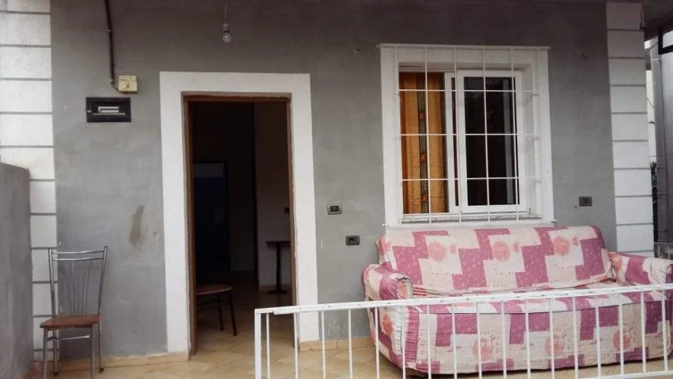 Tirane, jap me qera shtepi 1+1+Ballkon Kati 0, (Rruga ram sadrija)