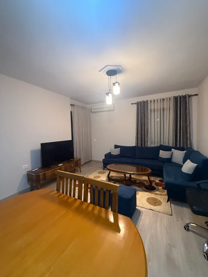Tirane, jepet me qera apartament 1+1+Ballkon Kati 6, 67 m² 410 € (Rruga 3 Deshmoret Yzberisht)