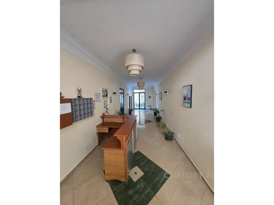 Durres, shes hotel Kati 4, 1.400 m² 2.000.000 € (Golem)