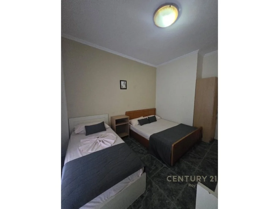 Durres, shes hotel Kati 4, 1.400 m² 2.000.000 € (Golem)