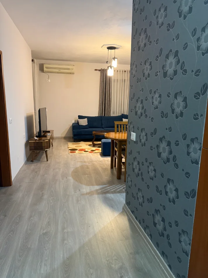 Tirane, jepet me qera apartament 1+1+Ballkon Kati 6, 67 m² 410 € (Rruga 3 Deshmoret Yzberisht)