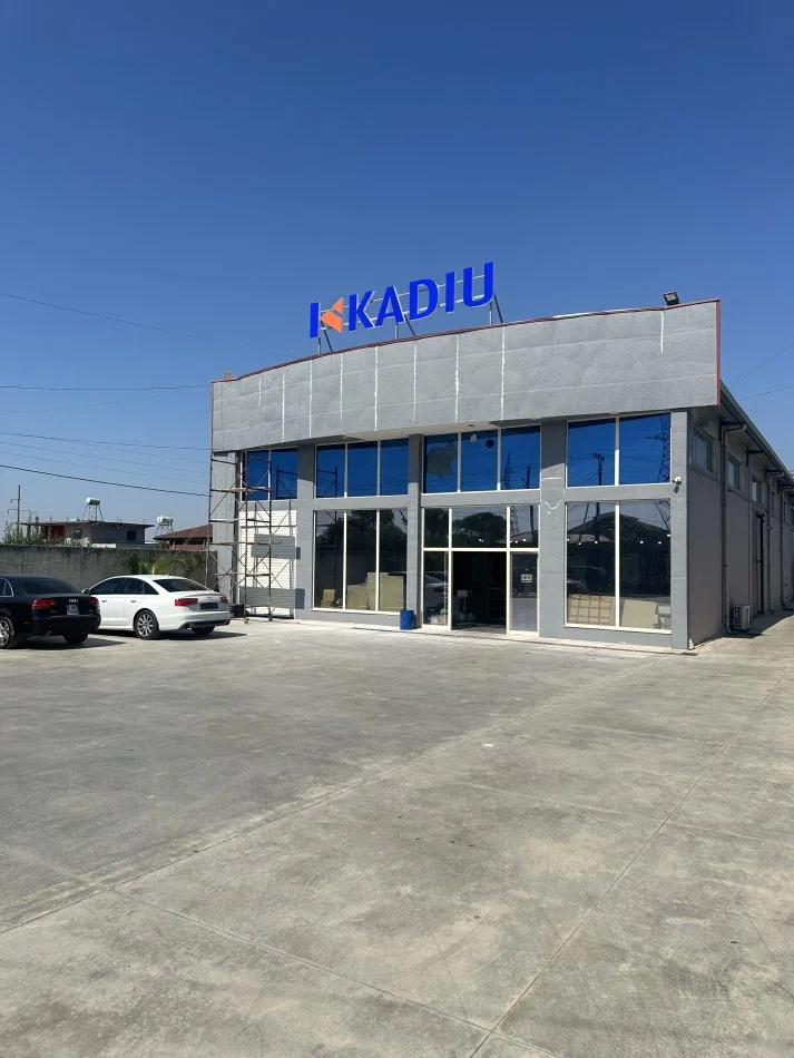 Lushnje, jepet me qera magazine Kati 0, 400 m² 800 € (Te plasmasi ne Lushnje)