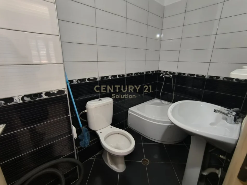 Tirane, jepet me qera apartament 2+1 Kati 7, 110 m² 550 € (Astir)