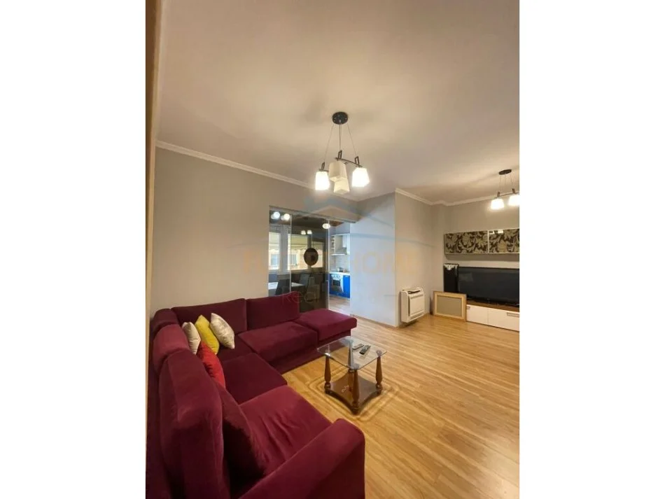Tirane, shitet apartament 1+1+Ballkon Kati 9, 68 m² 150.000 € (Medar shtylla)