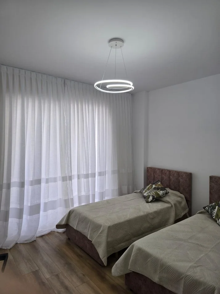 Tirane, jepet me qera apartament 2+1 Ish UET Kati 3, 93 m² 700 €