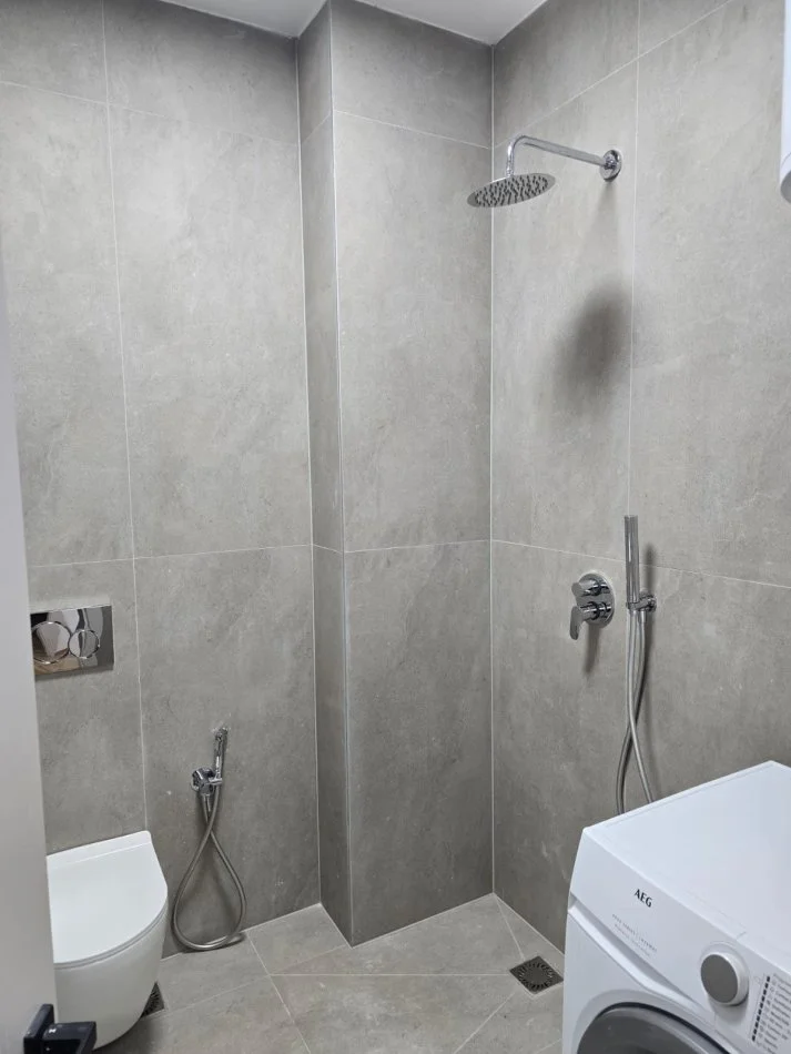 Tirane, jepet me qera apartament 2+1 Ish UET Kati 3, 93 m² 700 €