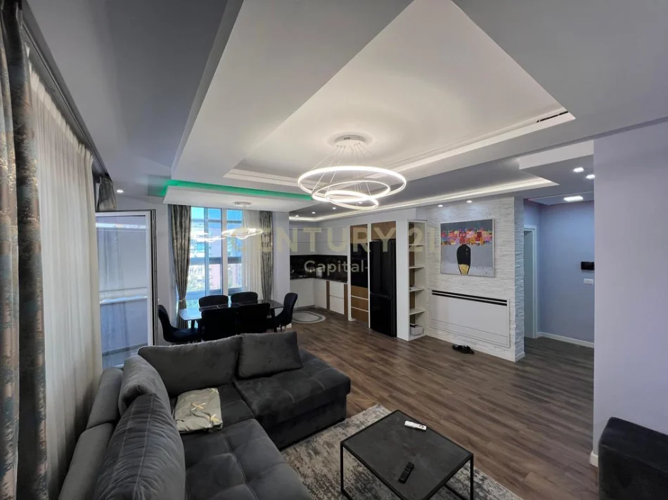 Tirane, jepet me qera apartament 2+1 Kati 5, 95 m² 750 € (laprake)