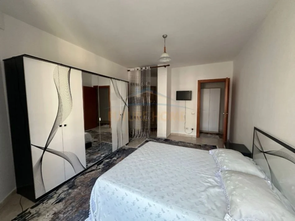 Tirane, shitet apartament 2+1+Ballkon Kati 8, 117 m² 185000€ (Reshit Petrela)