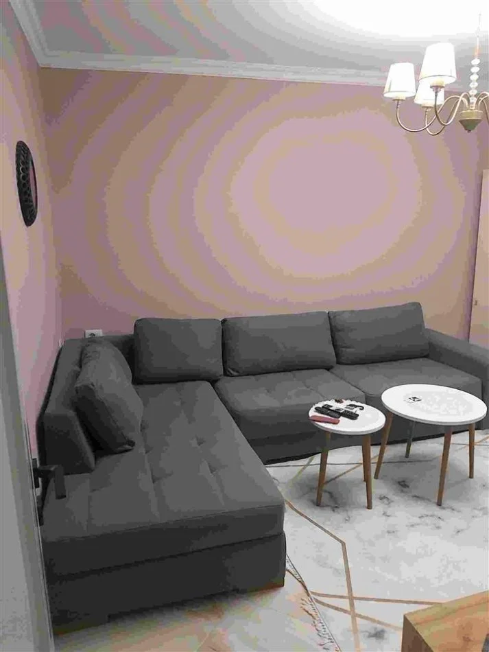 Tirane, jepet me qera apartament 1+1+Ballkon Kati 1, 80 m² 600 € (Ambasada Amerikane)