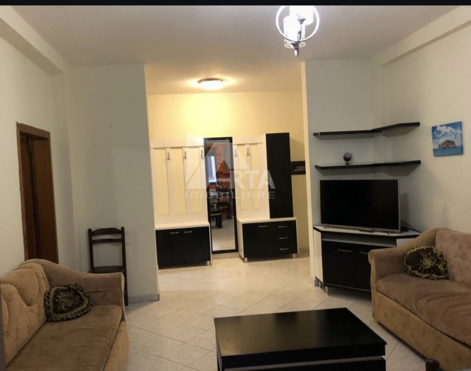 Fier, jepet me qera apartament 1+1+Ballkon Kati 7, 65 m² 220 € (Lagja Apollonia)