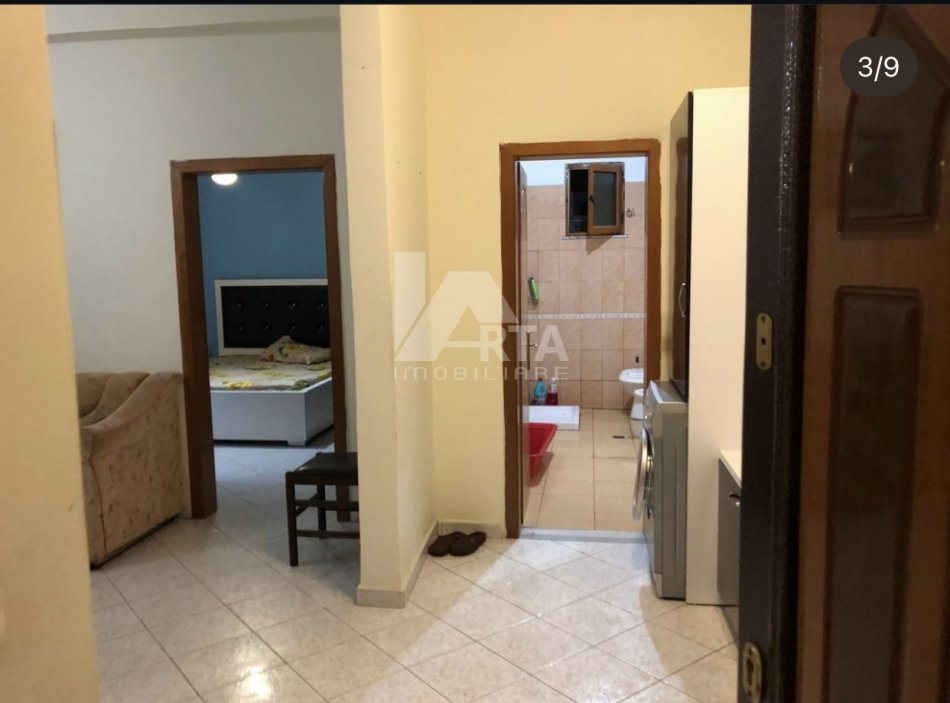 Fier, jepet me qera apartament 1+1+Ballkon Kati 7, 65 m² 220 € (Lagja Apollonia)