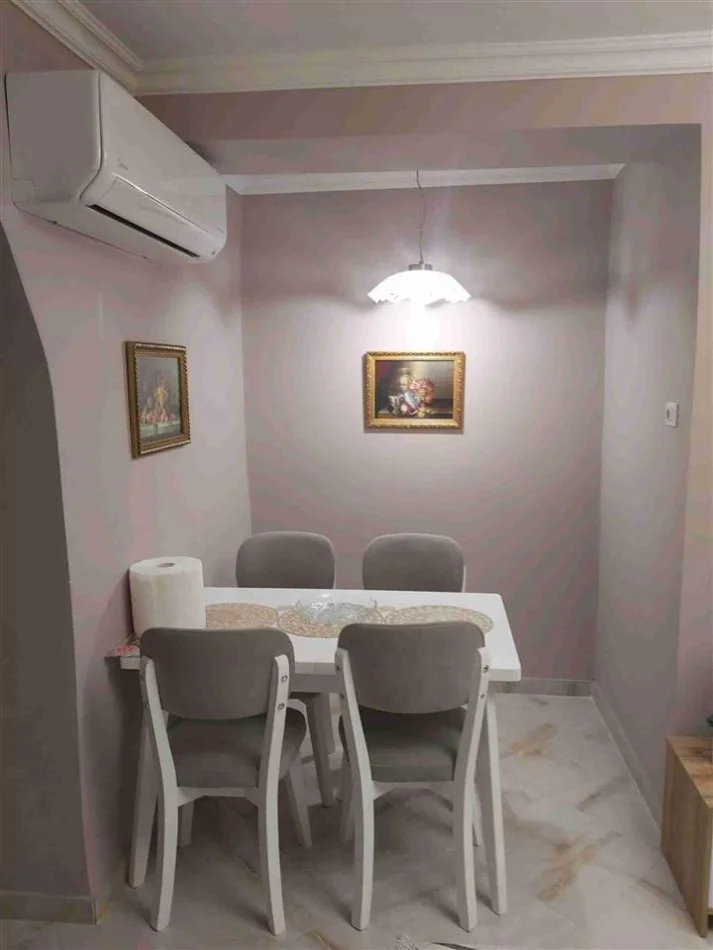 Tirane, jepet me qera apartament 1+1+Ballkon Kati 1, 80 m² 600 € (Ambasada Amerikane)