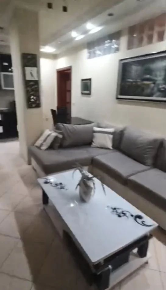 Tirane, jepet me qera apartament 3+1+Ballkon Kati 11, 100 m² 620 € (Rruga e Kavajes perball Delijorgjit)