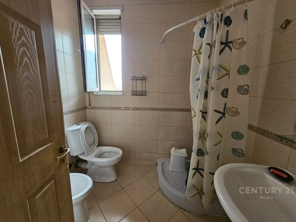 Tirane, jepet me qera apartament 1+1 Kati 4, 56 m² 500 € 