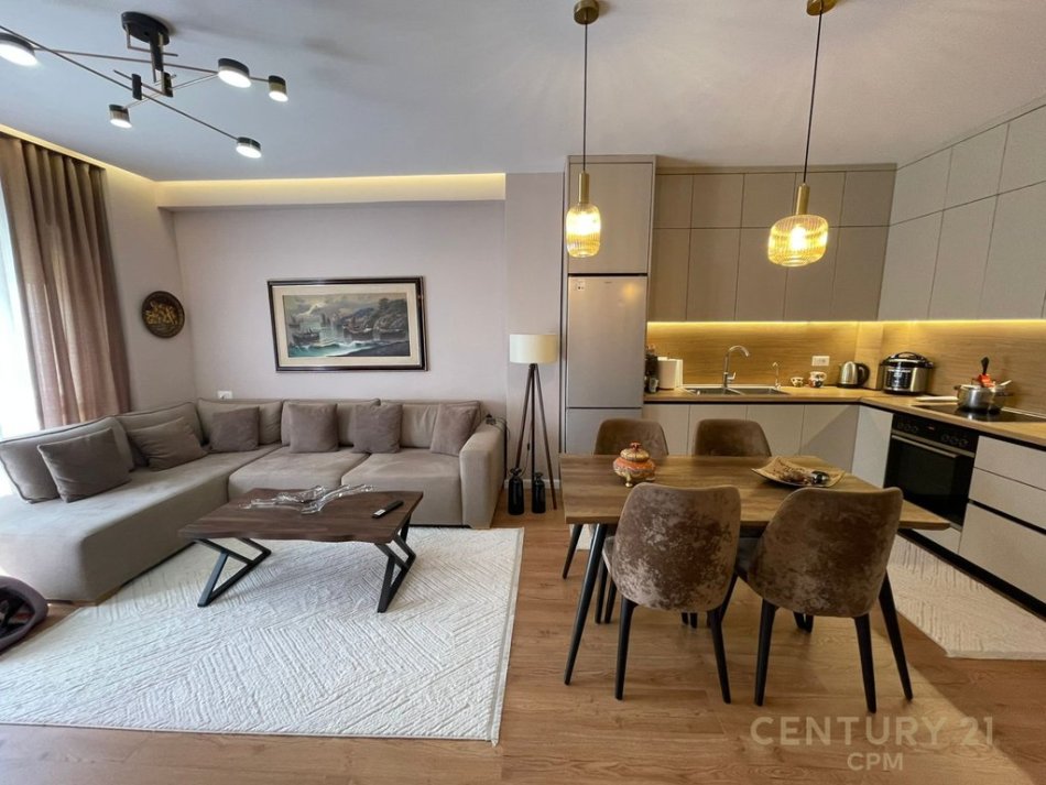 Tirane, shitet apartament 2+1+Aneks+Ballkon Kati 4, 97 m² 170.000 € (Kopshti Botanik)