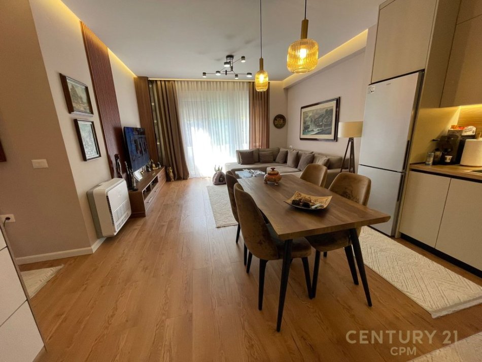 Tirane, shitet apartament 2+1+Aneks+Ballkon Kati 4, 97 m² 170.000 € (Kopshti Botanik)
