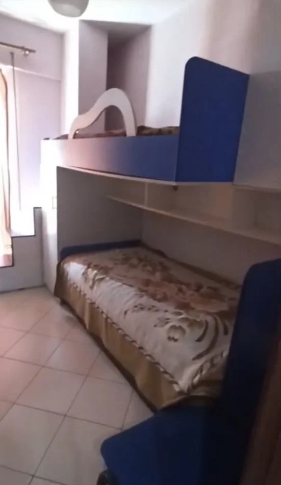 Tirane, jepet me qera apartament 3+1+Ballkon Kati 11, 100 m² 620 € (Rruga e Kavajes perball Delijorgjit)