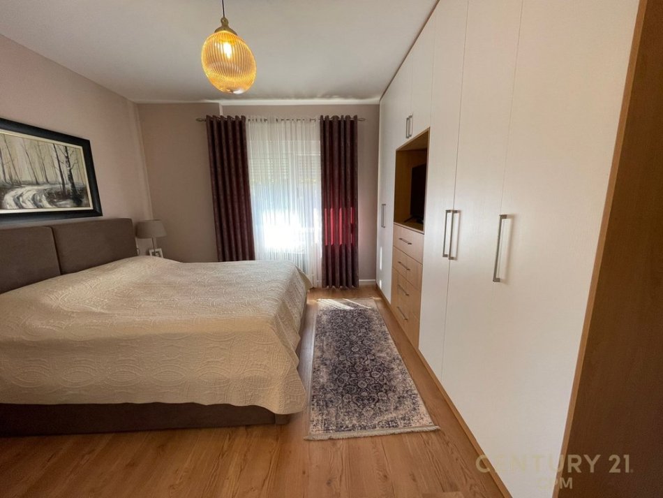 Tirane, shitet apartament 2+1+Aneks+Ballkon Kati 4, 97 m² 170.000 € (Kopshti Botanik)