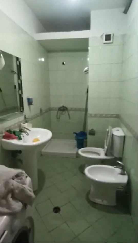 Tirane, jepet me qera apartament 3+1+Ballkon Kati 11, 100 m² 620 € (Rruga e Kavajes perball Delijorgjit)