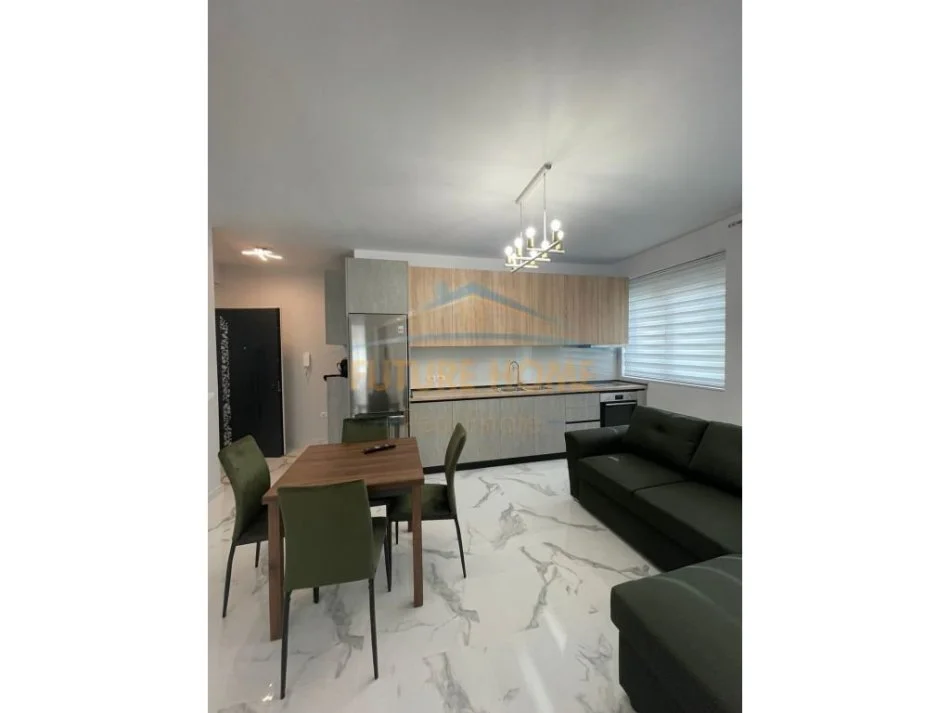 Tirane, jepet me qera apartament 2+1 Kati 4, 71 m² 700 € 