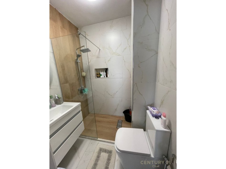 Tirane, shitet apartament 2+1+Aneks+Ballkon Kati 4, 97 m² 170.000 € (Kopshti Botanik)