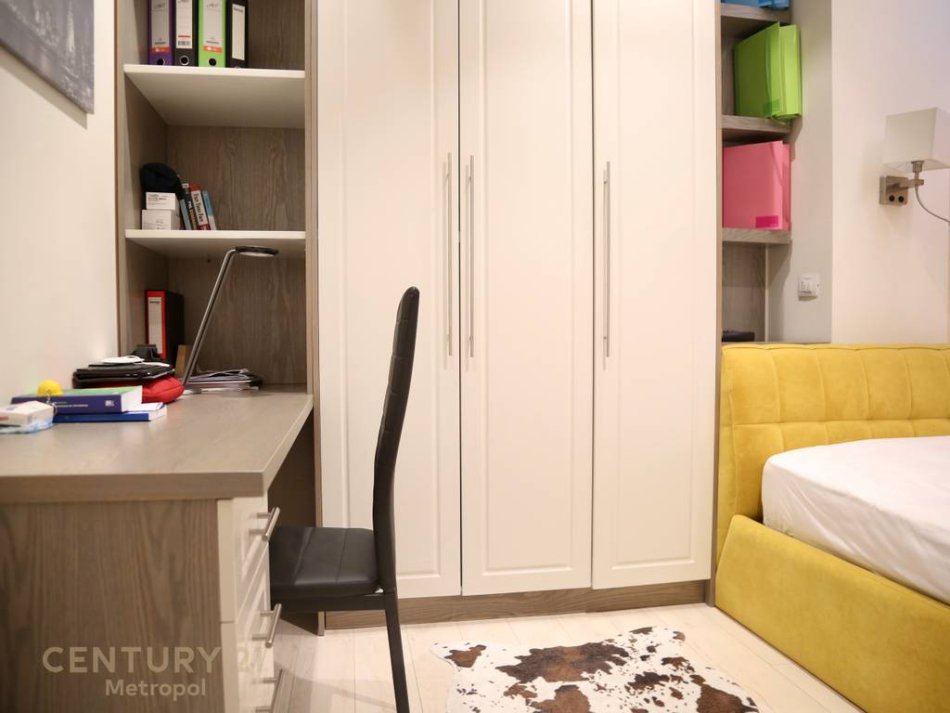 Tirane, jepet me qera apartament 2+1 Kati 19, 95 m² 1.800 € (Ambasador 3)