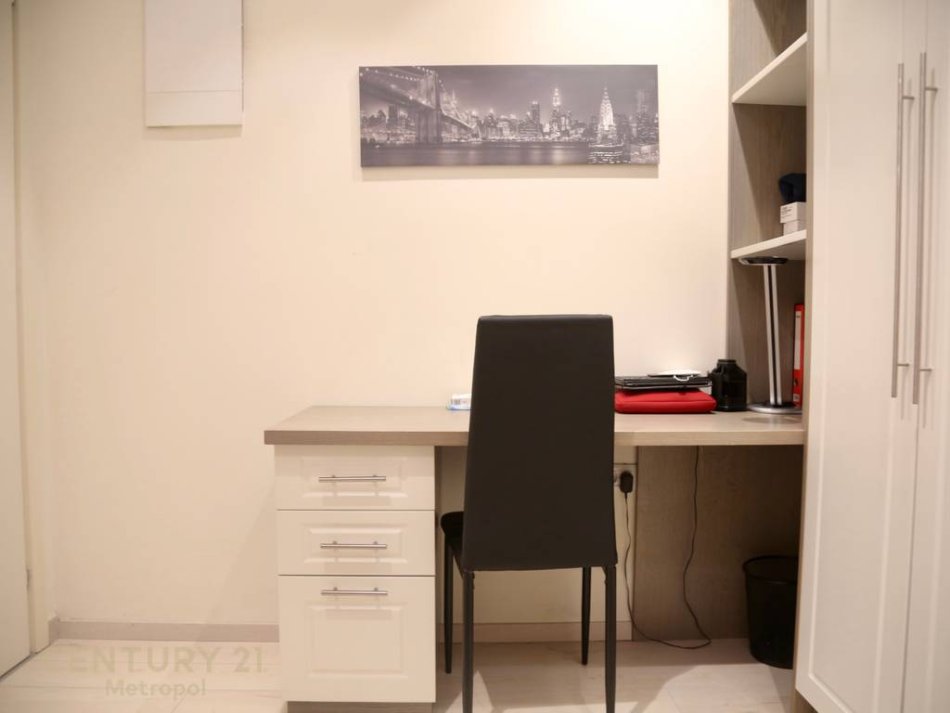 Tirane, jepet me qera apartament 2+1 Kati 19, 95 m² 1.800 € (Ambasador 3)