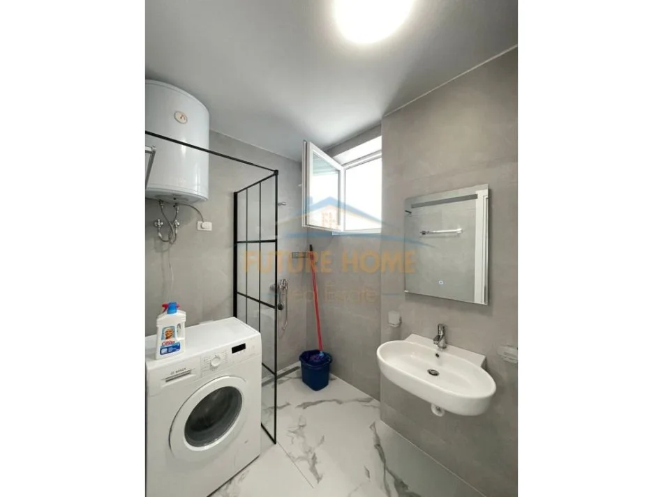 Tirane, jepet me qera apartament 2+1 Kati 4, 71 m² 700 € 