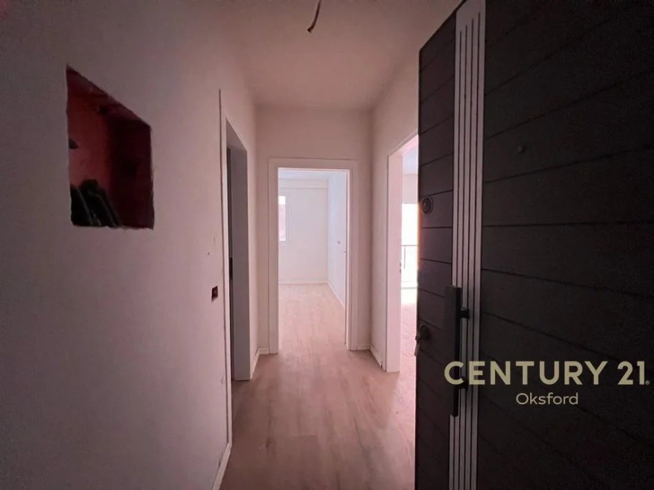 Tirane, shes apartament 1+1 Kati 8, 70 m² 106.000 € (Yzberisht)