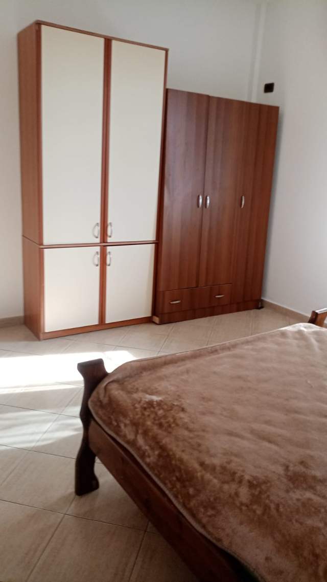Tirane, jepet me qera apartament 1+1+BLK Kati 2, 70 m² 25.000 Leke (Qsut)