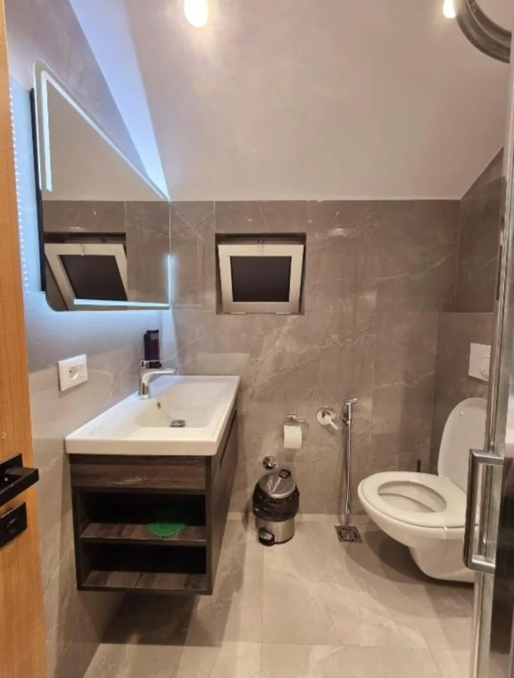 Tirane, jepet me qera apartament , 45 m² 400 € 