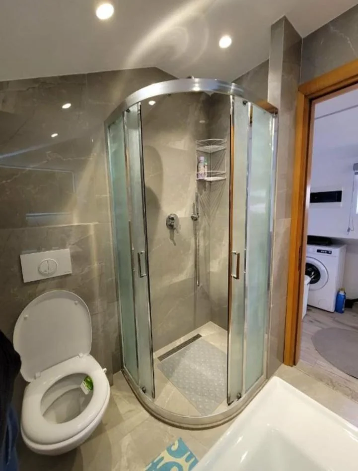 Tirane, jepet me qera apartament , 45 m² 400 € 