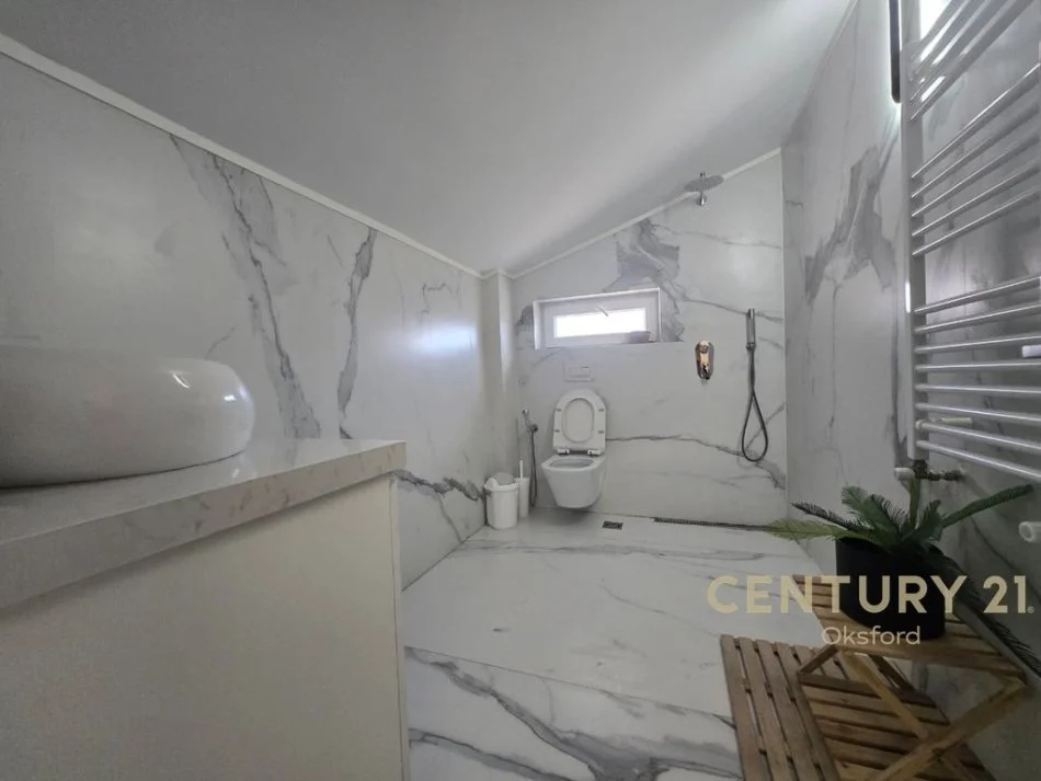 Tirane, jepet me qera apartament 3+1+Aneks+Ballkon Kati 3, 95 m² 1.800 € (RESIDENCA SECRET GARDEN)