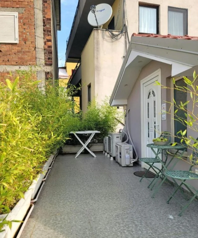 Tirane, jepet me qera apartament , 45 m² 400 € 