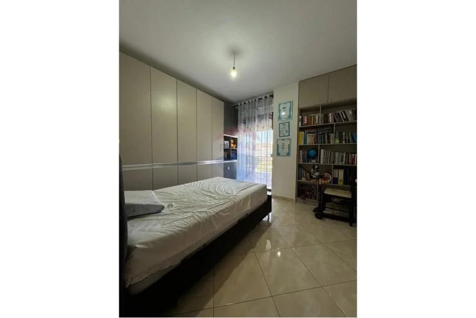 Tirane, shitet apartament 2+1 Kati 2, 101 m² 127.000 € (SHITET APARTAMENT 2+1+2 TEK BULEVARDI I RI!)