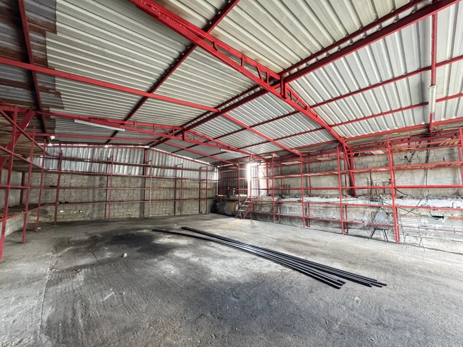 Tirane, jepet me qera magazine , 200 m² 1.000 € 