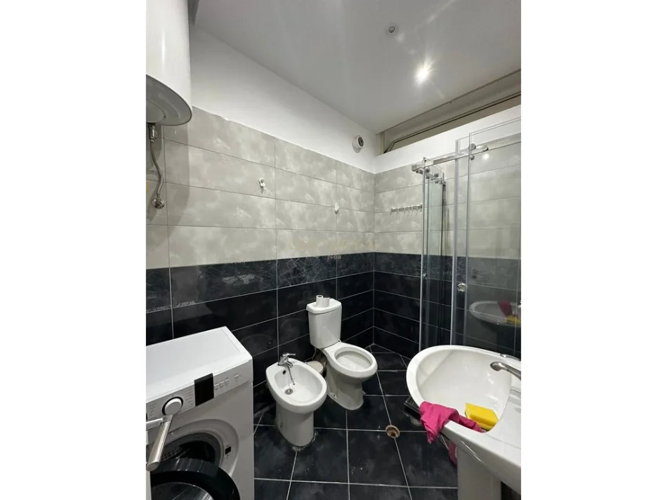 Tirane, jepet me qera apartament 2+1+Ballkon Kati 7, 90 m² 550 € (Astir)