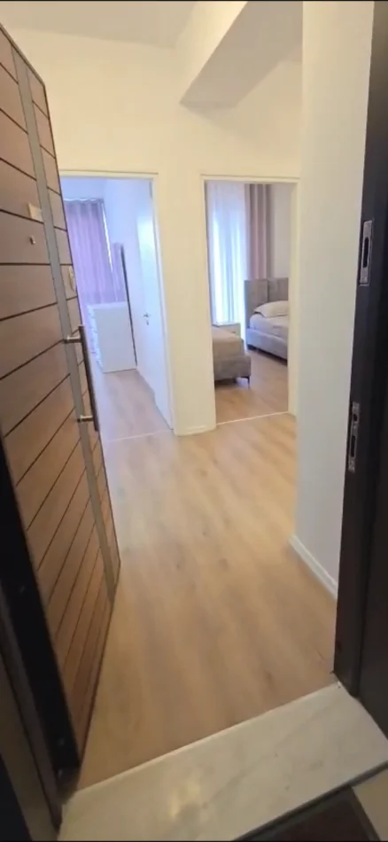 Tirane, jepet me qera apartament 2+1 Kati 2, 90 m² 550 € (Unaza e re)