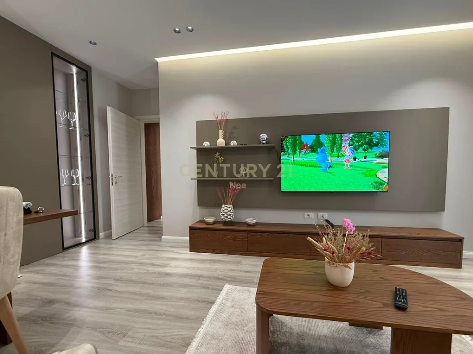 Tirane, jepet me qera apartament 1+1 Kati 4, 75 m² 700 € (kompleksi E88)