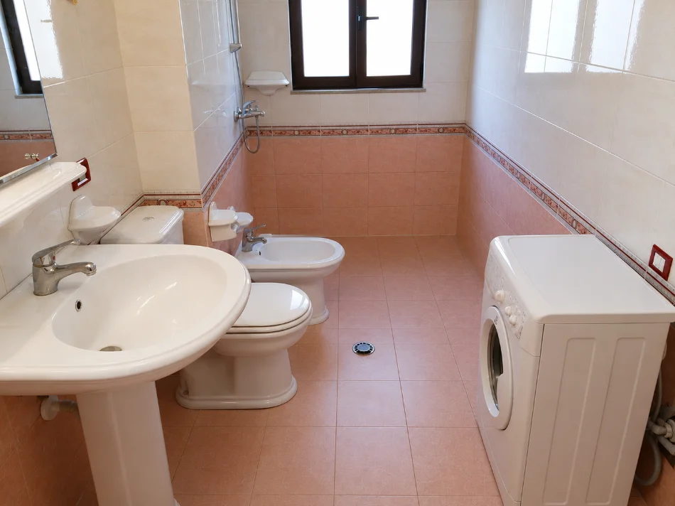 Tirane, jap me qera apartament 2+1+Ballkon Kati 1, 88 m² 450 € (Rr Lord Bajron)