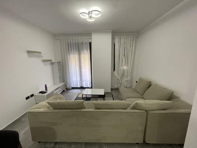 Tirane, jepet me qera apartament 2+1+A Kati 2, 99 m² 480 Euro (Fakulteti mjkesis)