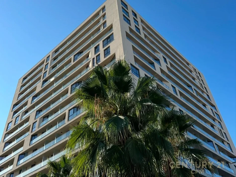 Tirane, jepet me qera zyre Kati 12, 104 m² 950 € (Golden Tower)