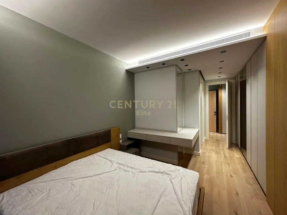 Tirane, jepet me qera apartament 2+1+Ballkon Kati 3, 145 m² 3.500 € 