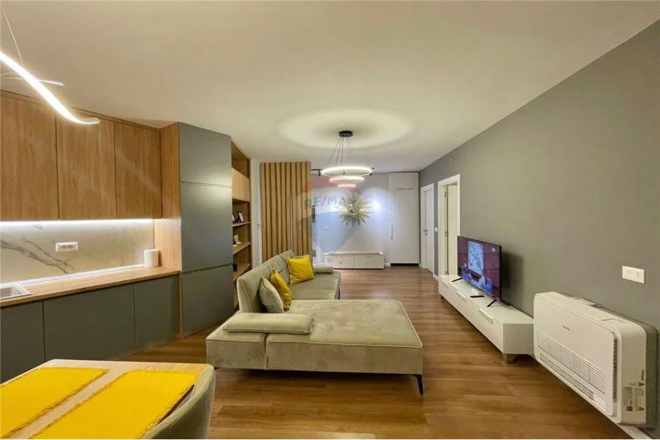 Tirane, jepet me qera apartament 2+1 , 102 m² 900 € (Rruga e Barrikadave)