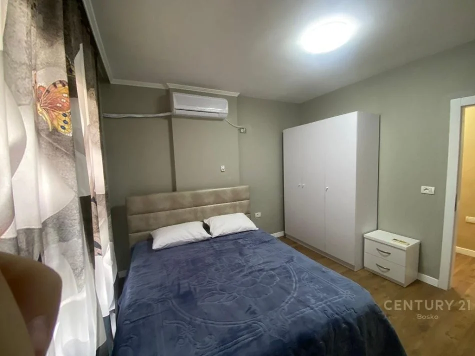 Tirane, jepet me qera apartament 2+1 Kati 3, 600 € 