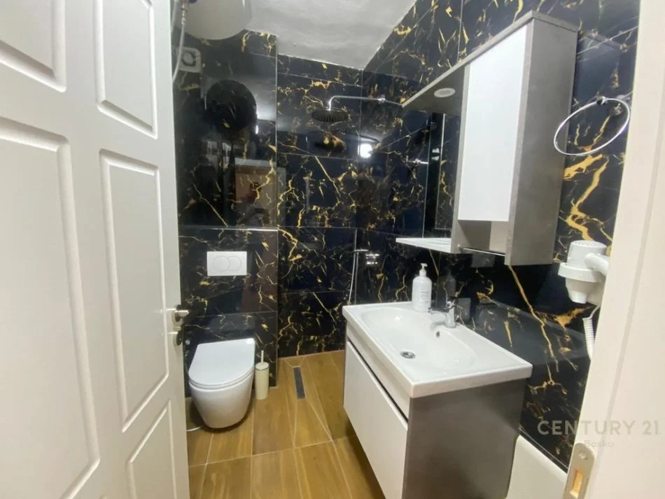 Tirane, jepet me qera apartament 2+1 Kati 3, 600 € 