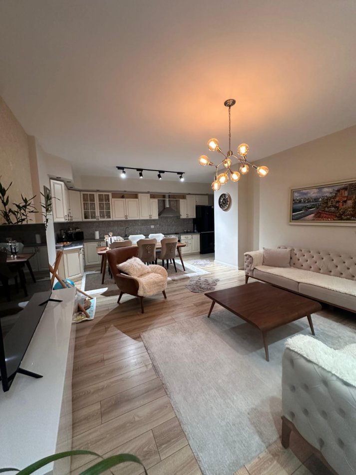 Tirane, shitet apartament 2+1+Ballkon Kati 3, 124 m² 275.000 € (Don Bosko)